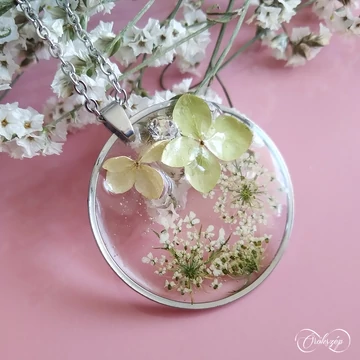 Nyári romantika körmedál