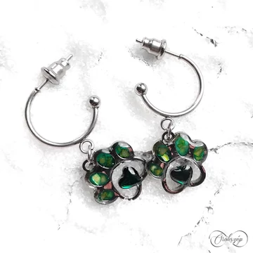 zöld tappancsfülbevaló