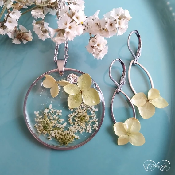 Nyári romantika körmedál