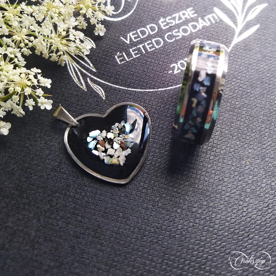 Kegyeleti Emlékőr szívmedál hamvakkal