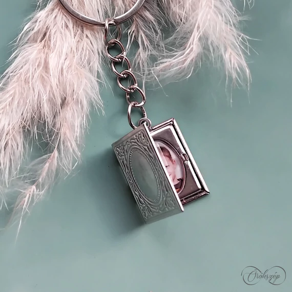 Baba-Gyermek Emlékőr fényképes könyv kulcstartó