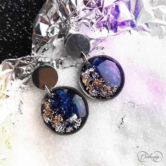 sötétkék fülbevaló