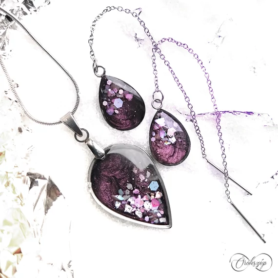 BÁJOS SÖTÉTSÉG FÜLBEVALÓ