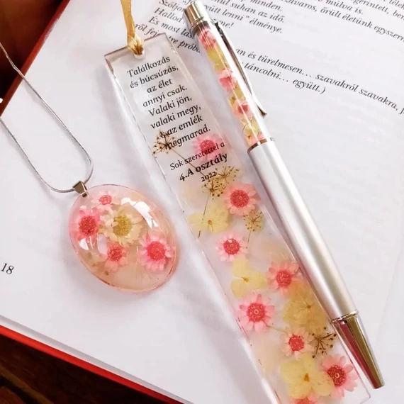 Egyedi könyvmoly ajándékcsomag