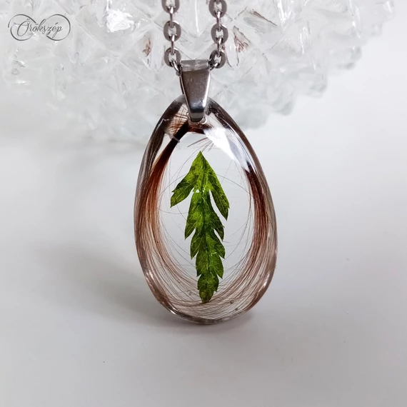 babahajas medál zöld levéllel